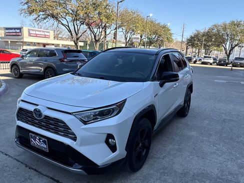 Used 2020 Toyota RAV4 XSE image 17