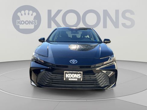 Used 2025 Toyota Camry LE FWD image 11