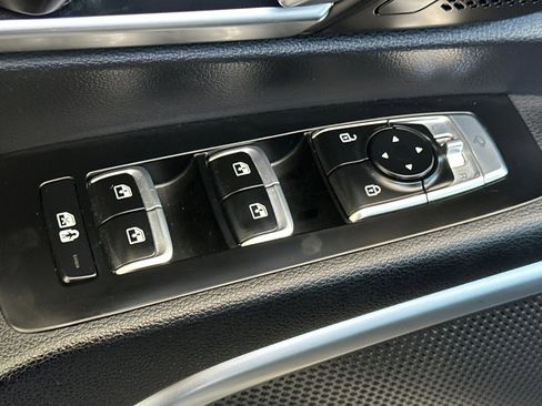 Used 2020 Kia Telluride SX w/ Towing Package FWD image 13