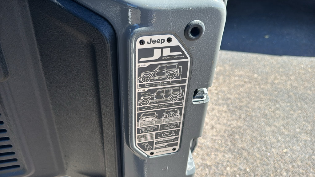 Certified 2023 Jeep Wrangler Unlimited Sahara AWD/4WD image 13