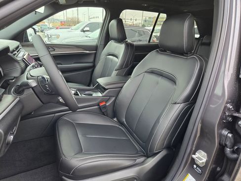 New 2025 Jeep Grand Cherokee Limited image 13