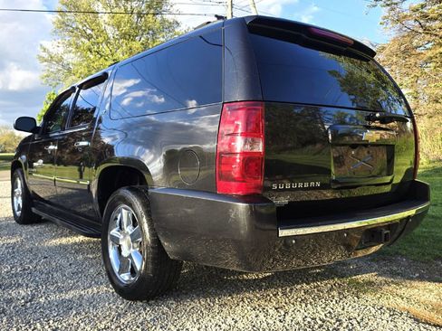 Used 2013 Chevrolet Suburban LTZ AWD/4WD image 5