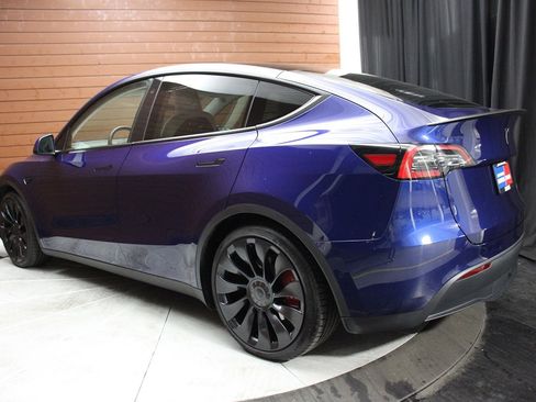 Used 2022 Tesla Model Y Performance image 10