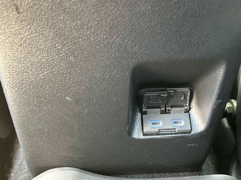 Used 2024 Toyota 4Runner Limited AWD/4WD image 15
