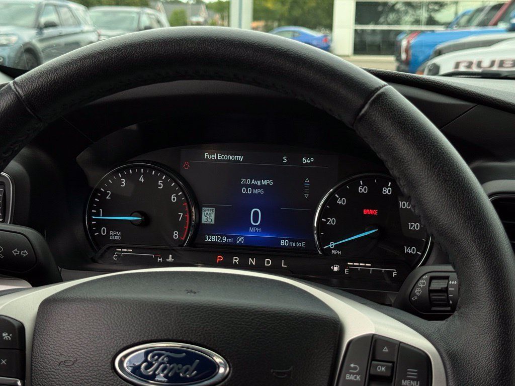 Used 2024 Ford Explorer XLT w/ Equipment Group 202A AWD/4WD image 6