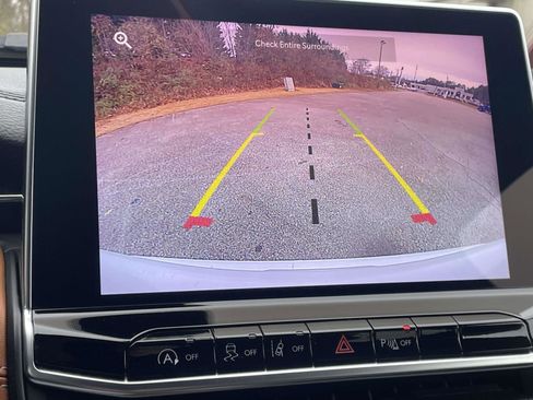 Used 2024 Jeep Compass Limited image 3