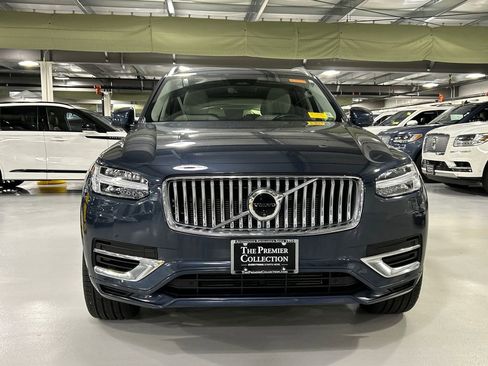 Certified 2024 Volvo XC90 T8 Plus AWD/4WD image 6