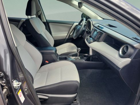 Used 2018 Toyota RAV4 Adventure FWD image 17