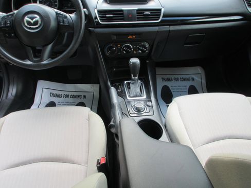 Used 2016 MAZDA MAZDA3 i Sport image 18