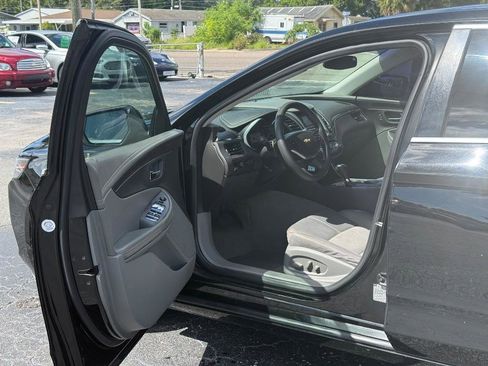 Used 2014 Chevrolet Impala LS w/ LS Convenience Package image 10