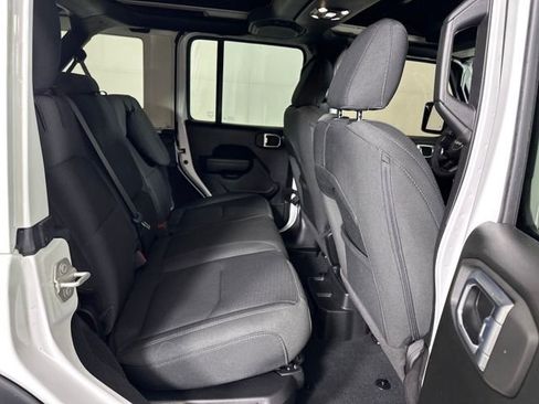 Used 2023 Jeep Wrangler Unlimited w/ Sun & Screen Package image 27