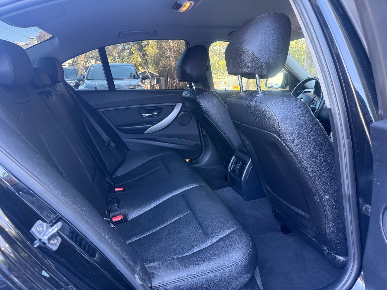 Used 2013 BMW 320i Sedan RWD image 15