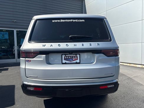 Used 2023 Jeep Wagoneer Series II AWD/4WD image 6