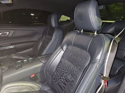 Used 2025 Ford Mustang Premium RWD image 9
