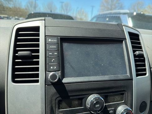 Used 2020 Nissan Frontier SV image 15
