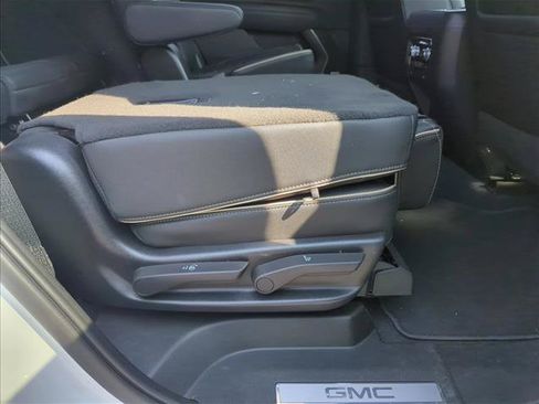 Used 2022 GMC Yukon SLT w/ SLT Luxury Package RWD image 25
