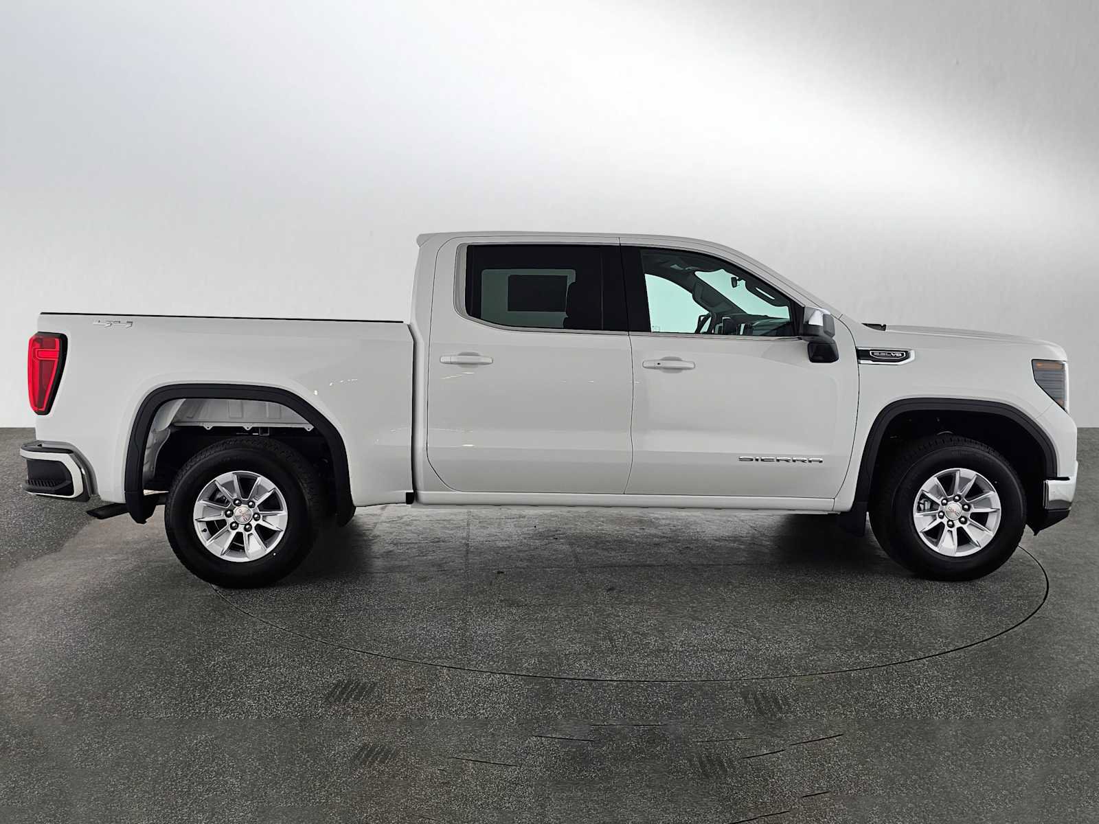 New 2026 GMC Sierra 1500 SLE AWD/4WD image 2