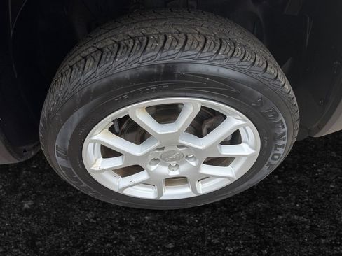 Certified 2020 Jeep Renegade Latitude w/ Cold Weather Group image 24