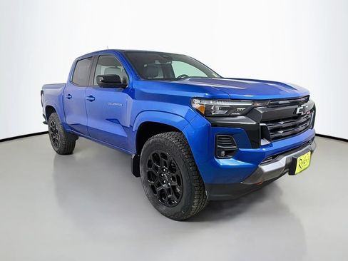 Used 2023 Chevrolet Colorado Z71 w/ Z71 Convenience Package 2 AWD/4WD image 4
