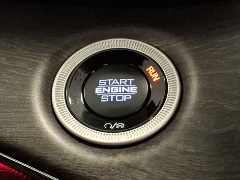 Certified 2024 Jeep Grand Cherokee Overland w/ Luxury Tech Group IV image 23