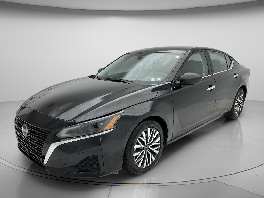 Used 2025 Nissan Altima 2.5 SV FWD image 3