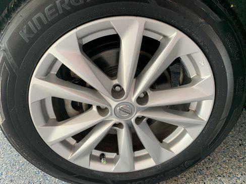 Used 2017 Nissan Rogue Sport SV w/ SV All-Weather Package FWD image 30