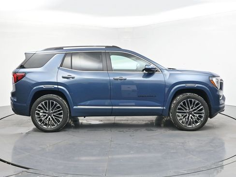 New 2026 GMC Terrain Denali w/ LPO, Black Badging Package image 6