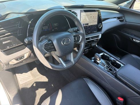 Used 2025 Lexus RX 350 FWD w/ Technology Package image 8