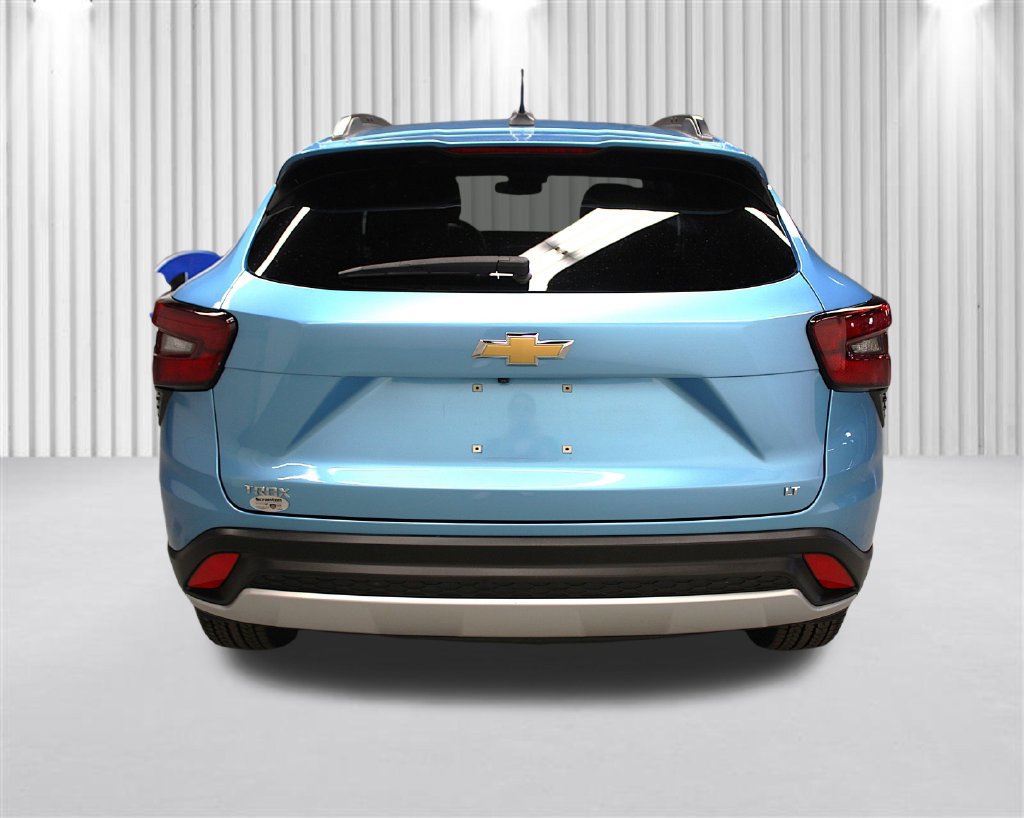 Used 2025 Chevrolet Trax LT w/ LT Convenience Package FWD image 4