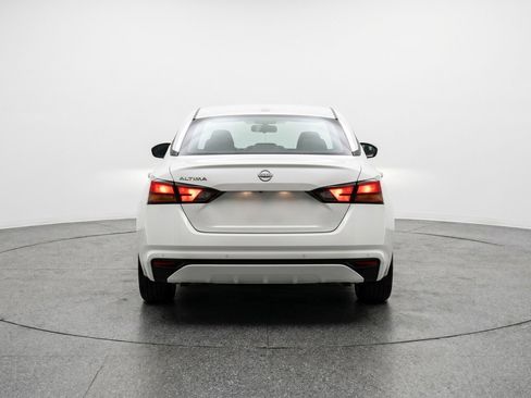 Used 2025 Nissan Altima 2.5 SV FWD image 7