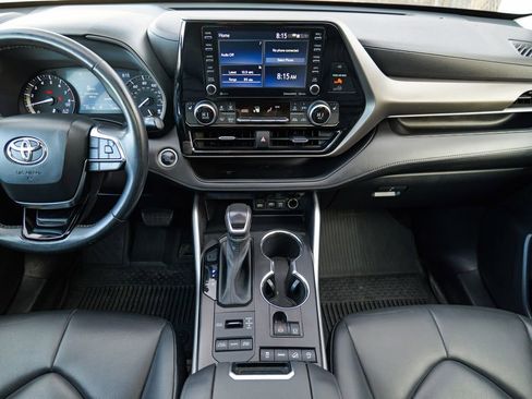 Used 2021 Toyota Highlander XLE image 50