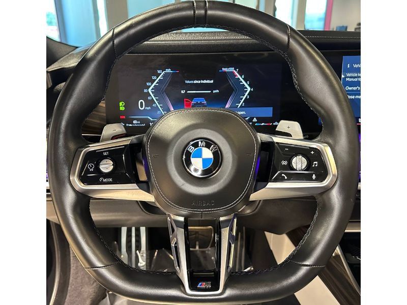 Used 2024 BMW 760i xDrive w/ Premium Package 2 AWD/4WD image 25