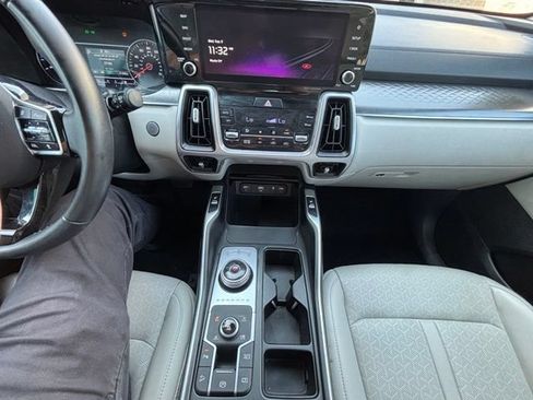 Used 2023 Kia Sorento EX w/ Panoramic Sunroof Package AWD/4WD image 23