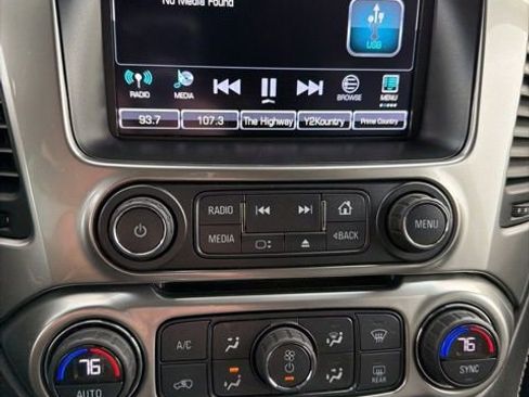 Used 2018 Chevrolet Suburban LT w/ Luxury Package image 27