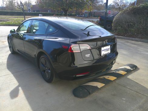 Used 2022 Tesla Model 3 image 8