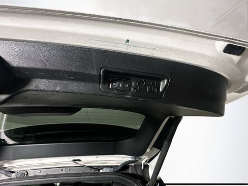 Used 2020 Ford Explorer XLT w/ Equipment Group 202A image 31