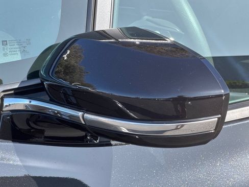 Used 2023 Chevrolet Bolt LT FWD image 50