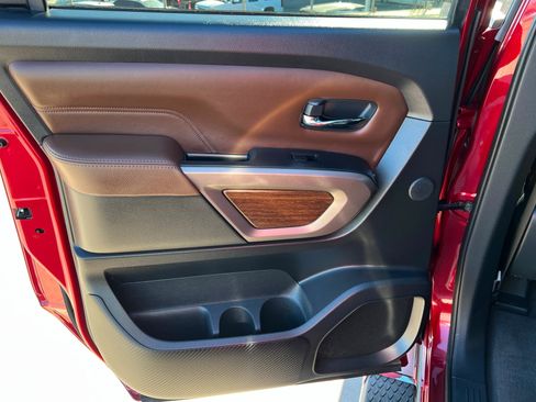 Used 2022 Nissan Titan Platinum Reserve w/ Moonroof Package image 18