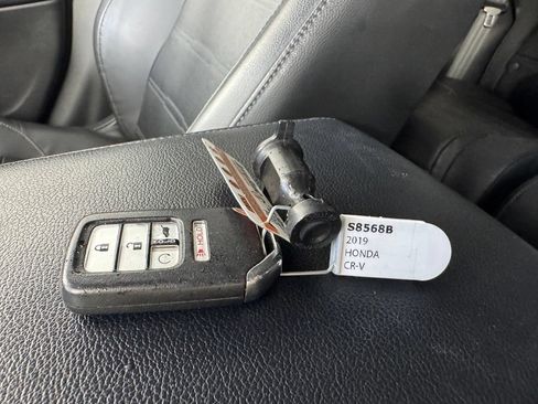 Used 2019 Honda CR-V Touring image 3