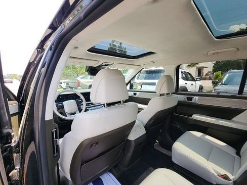 Used 2025 Hyundai Santa Fe Calligraphy FWD image 23