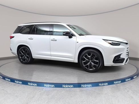 New 2026 Lexus TX 500h AWD image 3
