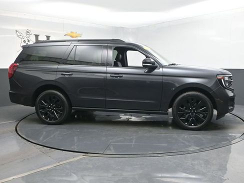 Used 2025 Ford Expedition Platinum w/ Stealth Appearance Package AWD/4WD image 1
