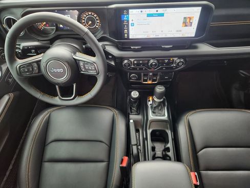 Used 2025 Jeep Gladiator Sport image 28