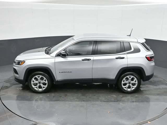 Used 2025 Jeep Compass Sport w/ Mopar Graphics Package AWD/4WD image 36
