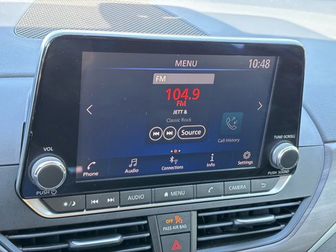 Used 2024 Nissan Altima 2.5 SV image 15