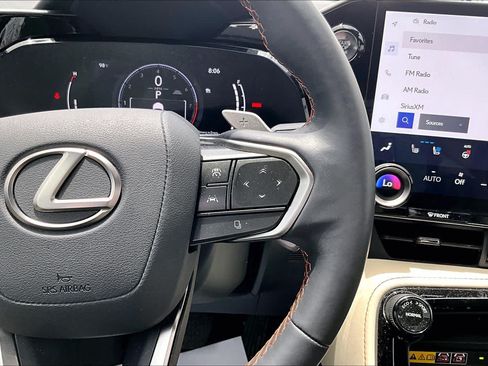 Used 2024 Lexus NX 250 FWD image 25