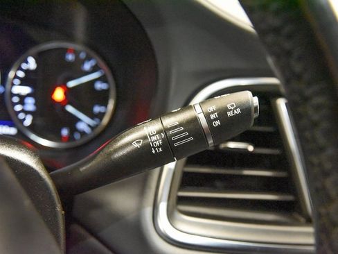 Used 2024 Buick Enclave Premium image 32