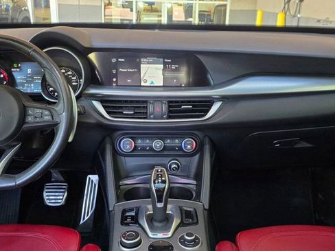 Used 2022 Alfa Romeo Stelvio Veloce AWD/4WD image 27