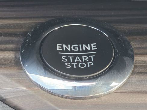 Used 2022 Ford Explorer Limited w/ Equipment Group 301A image 21