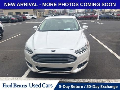Used 2014 Ford Fusion SE w/ Equipment Group 202A image 2